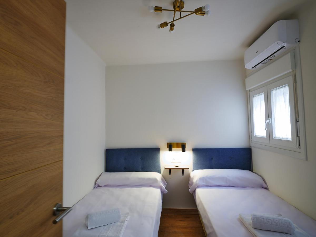 Leo Home- Bright & Centric 3 Bedrooms Apartment With Private Parking Included 말라가 외부 사진
