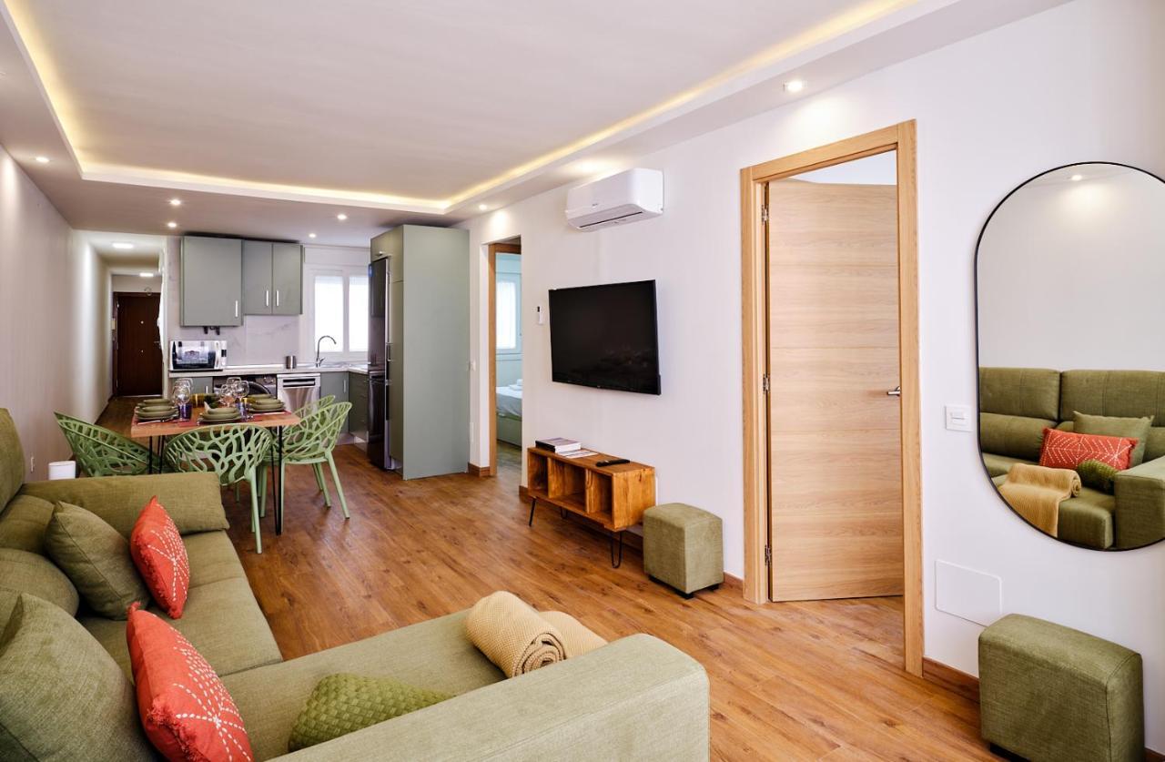 Leo Home- Bright & Centric 3 Bedrooms Apartment With Private Parking Included 말라가 외부 사진