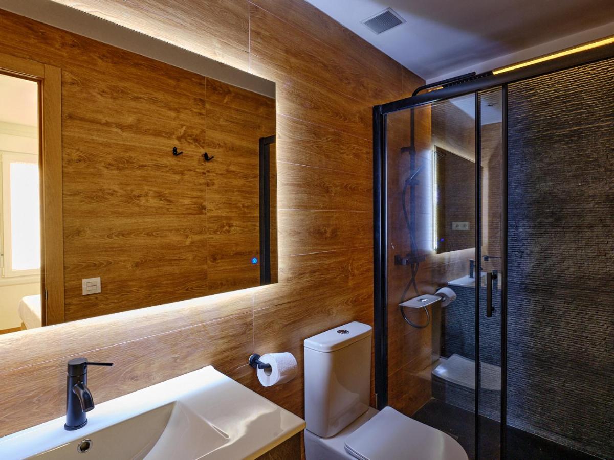 Leo Home- Bright & Centric 3 Bedrooms Apartment With Private Parking Included 말라가 외부 사진