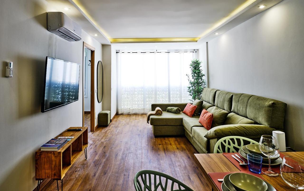 Leo Home- Bright & Centric 3 Bedrooms Apartment With Private Parking Included 말라가 외부 사진