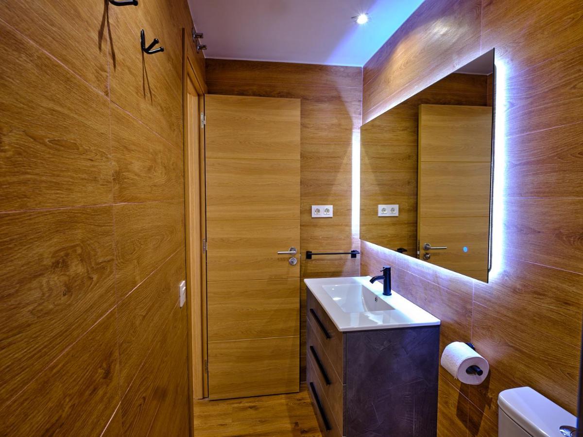 Leo Home- Bright & Centric 3 Bedrooms Apartment With Private Parking Included 말라가 외부 사진