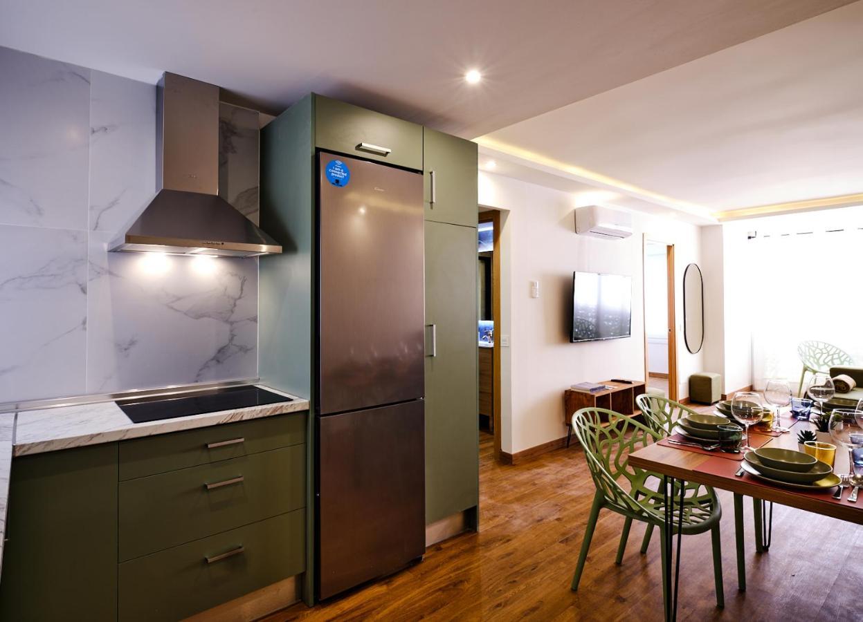 Leo Home- Bright & Centric 3 Bedrooms Apartment With Private Parking Included 말라가 외부 사진
