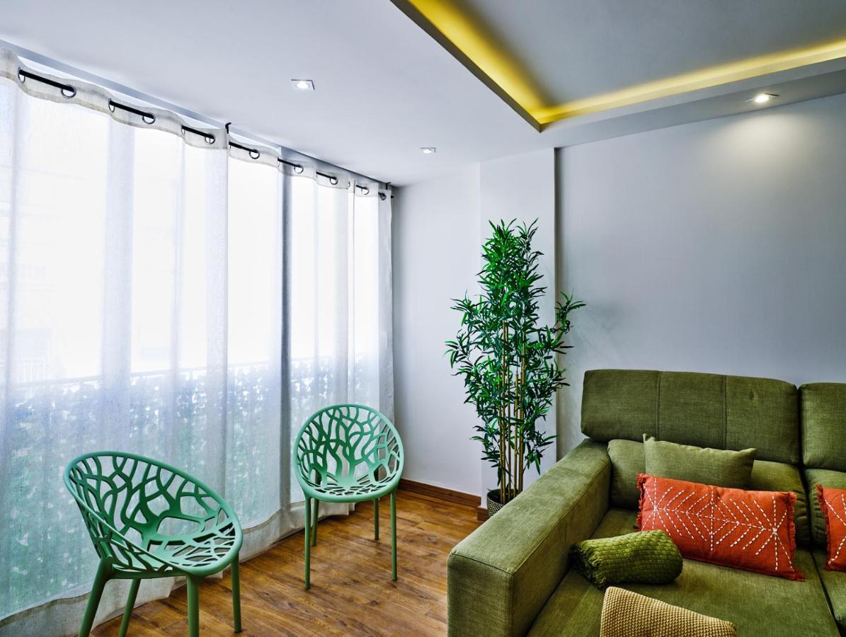 Leo Home- Bright & Centric 3 Bedrooms Apartment With Private Parking Included 말라가 외부 사진