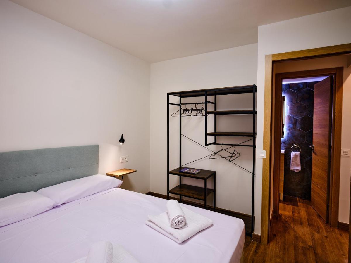 Leo Home- Bright & Centric 3 Bedrooms Apartment With Private Parking Included 말라가 외부 사진