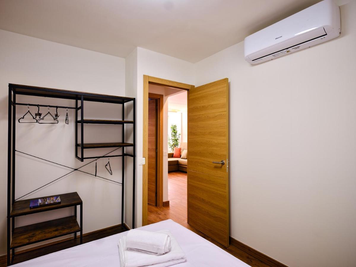Leo Home- Bright & Centric 3 Bedrooms Apartment With Private Parking Included 말라가 외부 사진