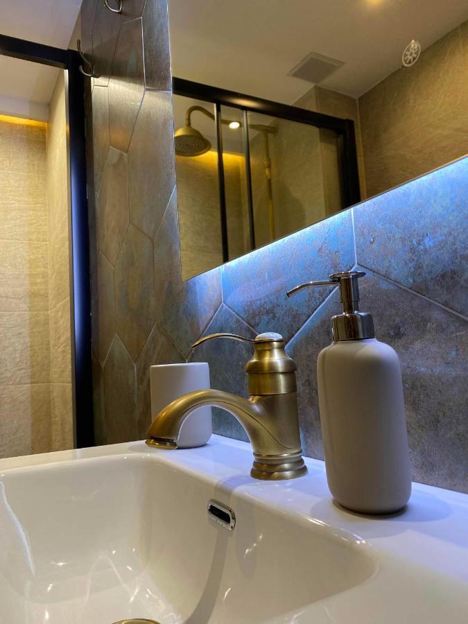Leo Home- Bright & Centric 3 Bedrooms Apartment With Private Parking Included 말라가 외부 사진